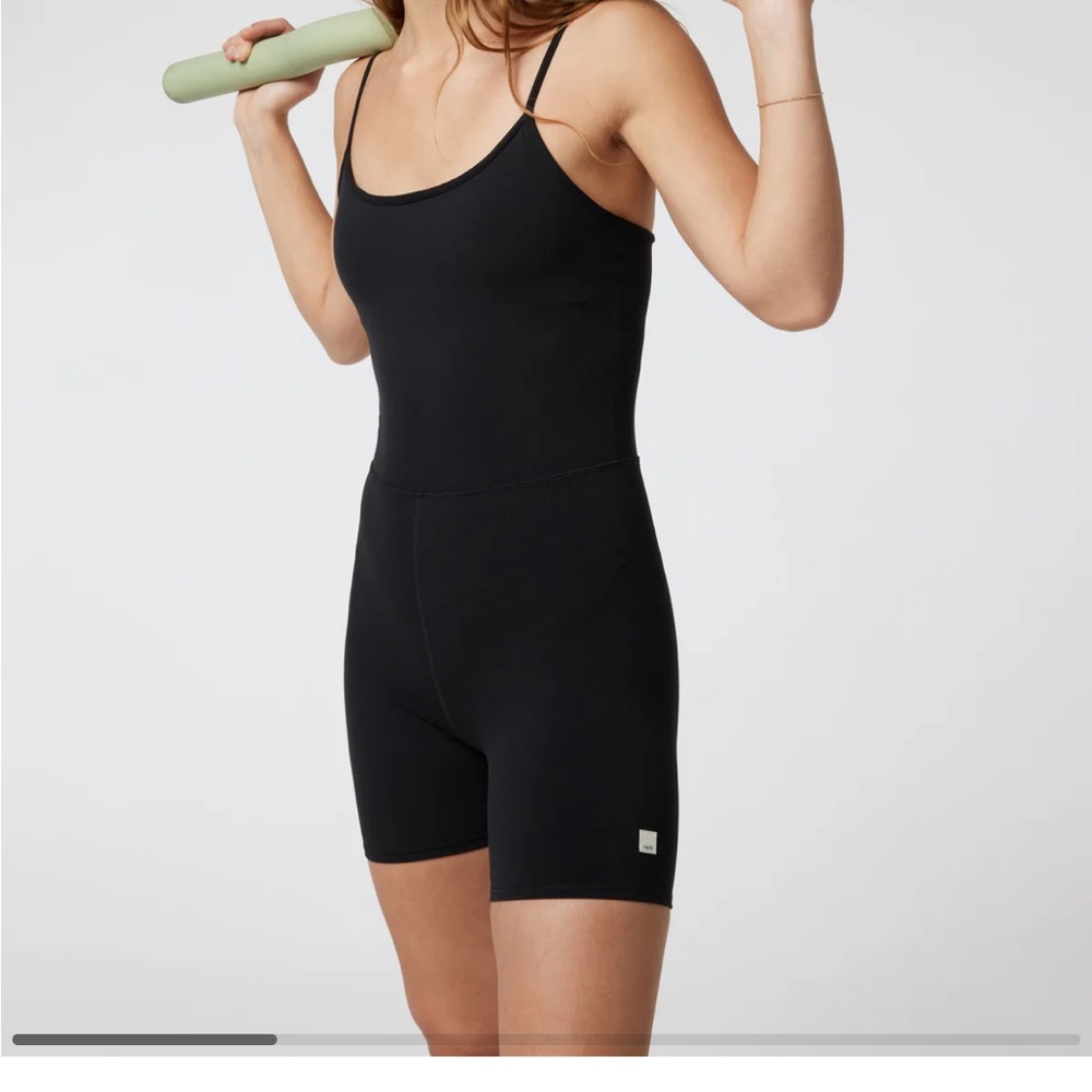 Brand new Vuori Black Women's Activewear